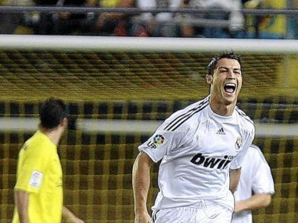 Cristiano Ronaldo celebra su gol, el primero del partido.