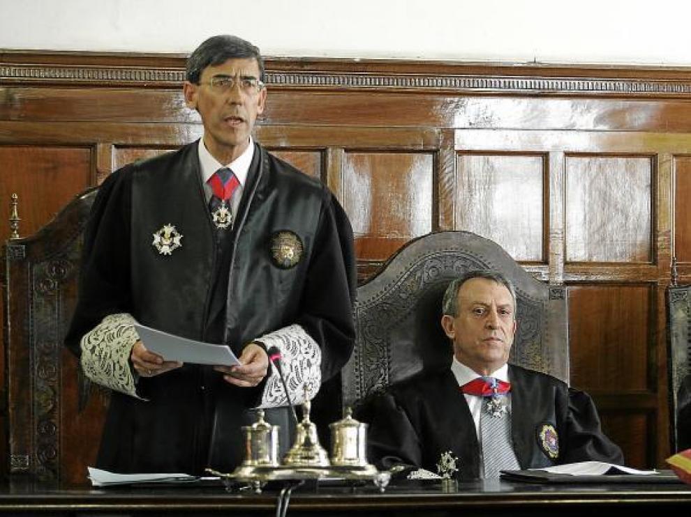 El fiscal jefe de Aragón, José Mª Rivera (izquierda), junto al fiscal jefe de Zaragoza, Alejandro Fernández.