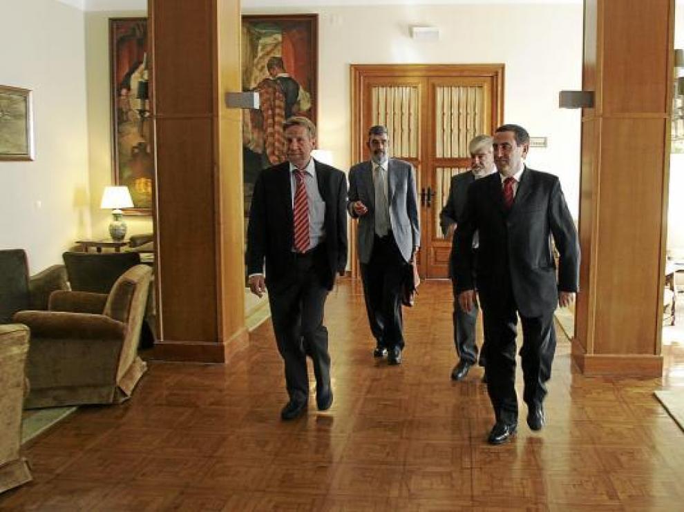 Alfonso Vicente, junto a otros miembros del consejo de administración de Platea.