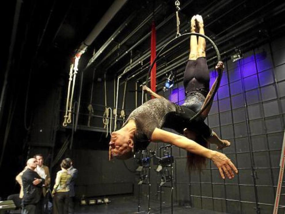 El Dúo Karajan, ensayando acrobacias ayer en el Teatro de la Estación.