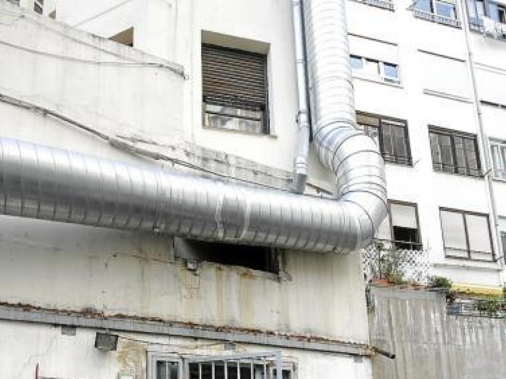 Los ladrones accedieron al local por el patio de luces.