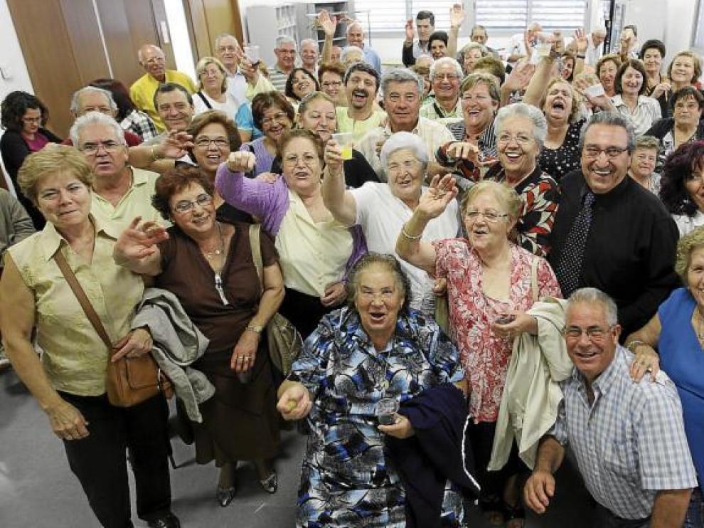 Así se lo pasaron los vecinos de Campillo de Llerena en la presentación del libro, esta semana, en el Centro Polivalente de Valdefierro.