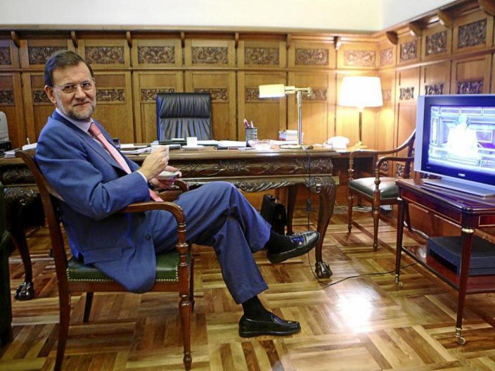 En la imagen, el presidente del PP, Mariano Rajoy, en su despacho del Congreso de los Diputados, en un momento de la entrevista realizada el pasado miércoles.
