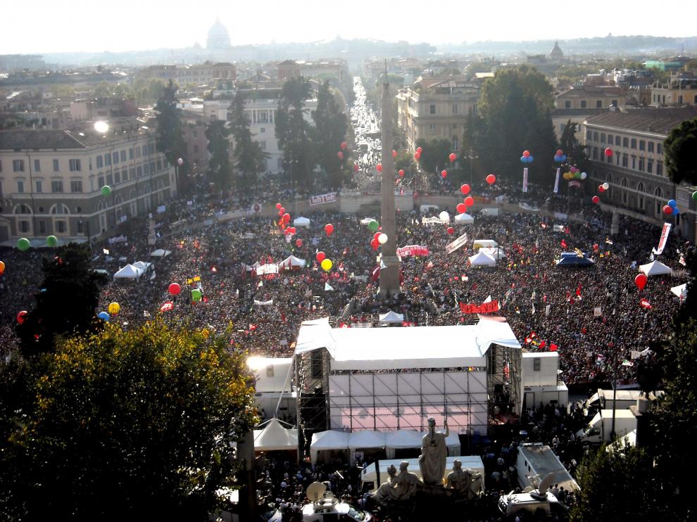 300.000 personas, contra Berlusconi y por libertad de prensa