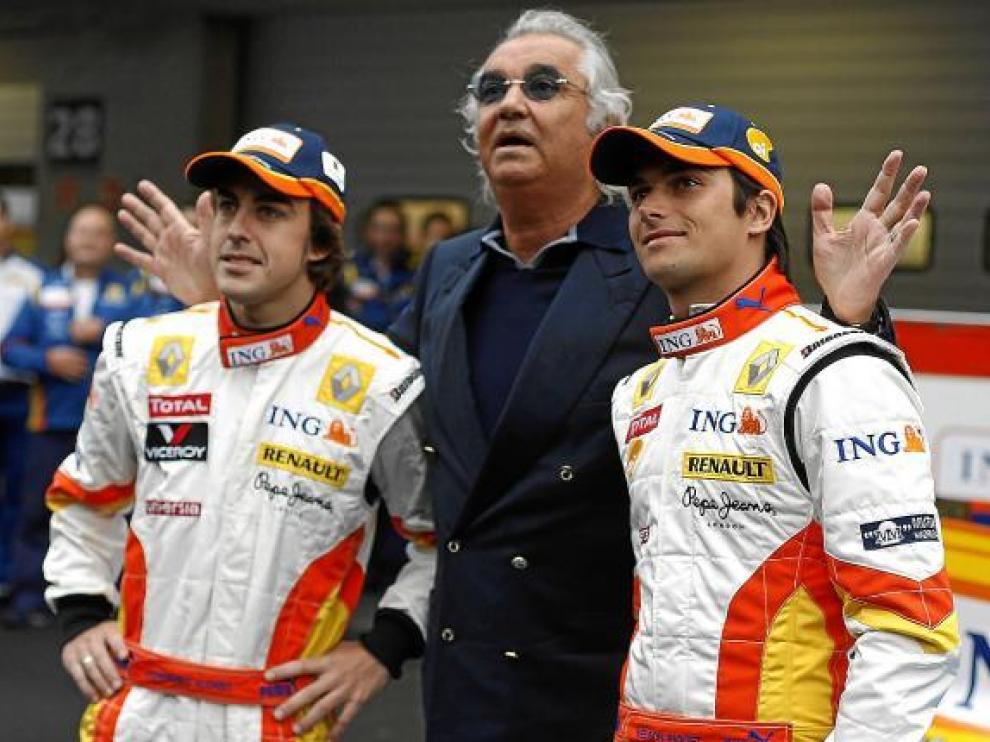 Nelsinho, junto a Briatore y Fernando Alonso.