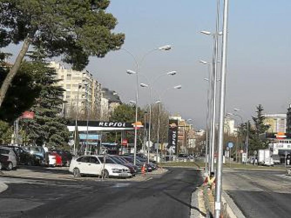Imagen de archivo de la avenida frente al parquin del hospital.