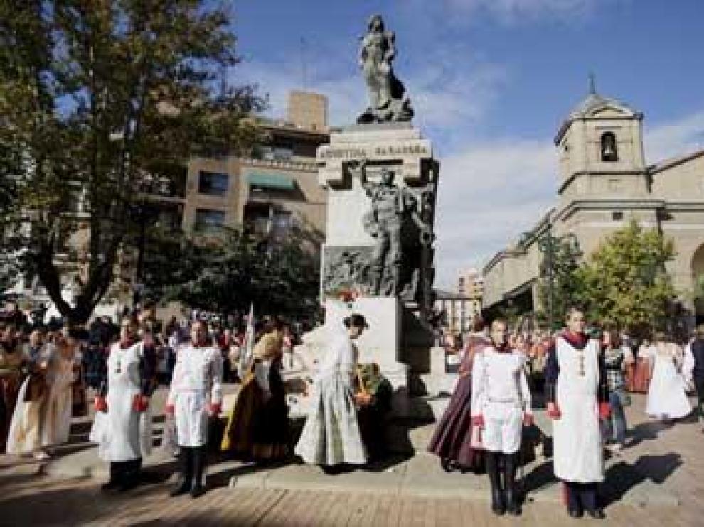 Cientos de zaragozanos homenajean a las heroínas de Los Sitios