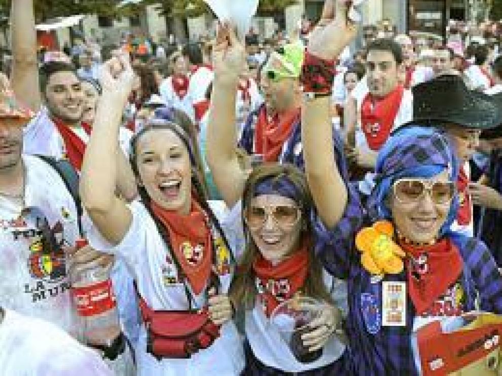 Las peñas se entregaron en un multitudinario chupinazo