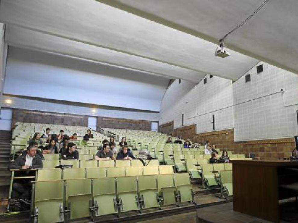 Más de la mitad de los alumnos faltaron ayer a Sociología jurídica, que se impartió en Derecho.