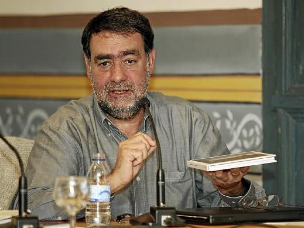 Joan Fontcuberta, ayer, en Albarracín en la presentación de su libro, 'Santa Inocencia'