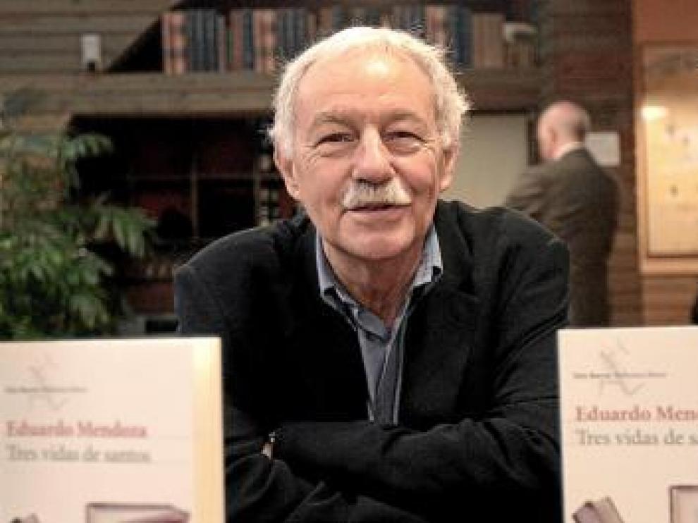 El escritor Eduardo Mendoza, ayer, en Barcelona.