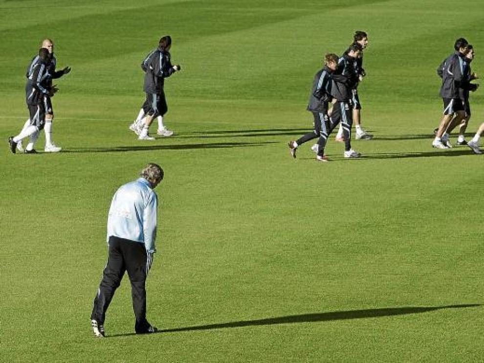 Pellegrini, cabizbajo, en el entrenamiento matutino de ayer.