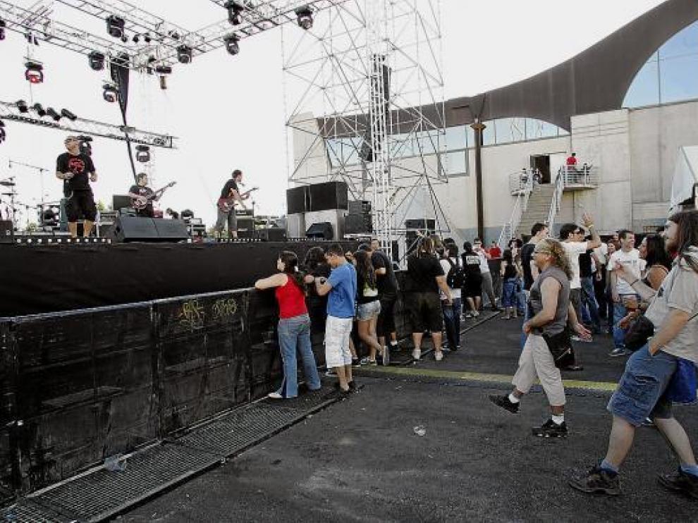 El grupo Ariday, en la foto, en un momento de su actuación en las fiestas de la Vaquilla.