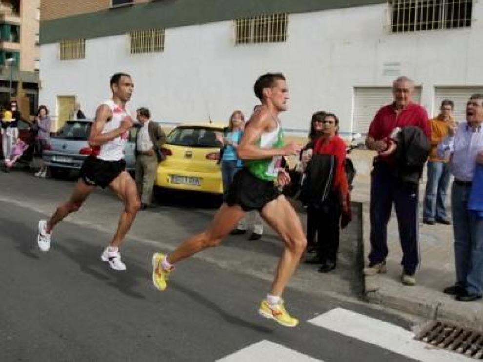 Ciprián gana el medio maratón Ciudad de Huesca
