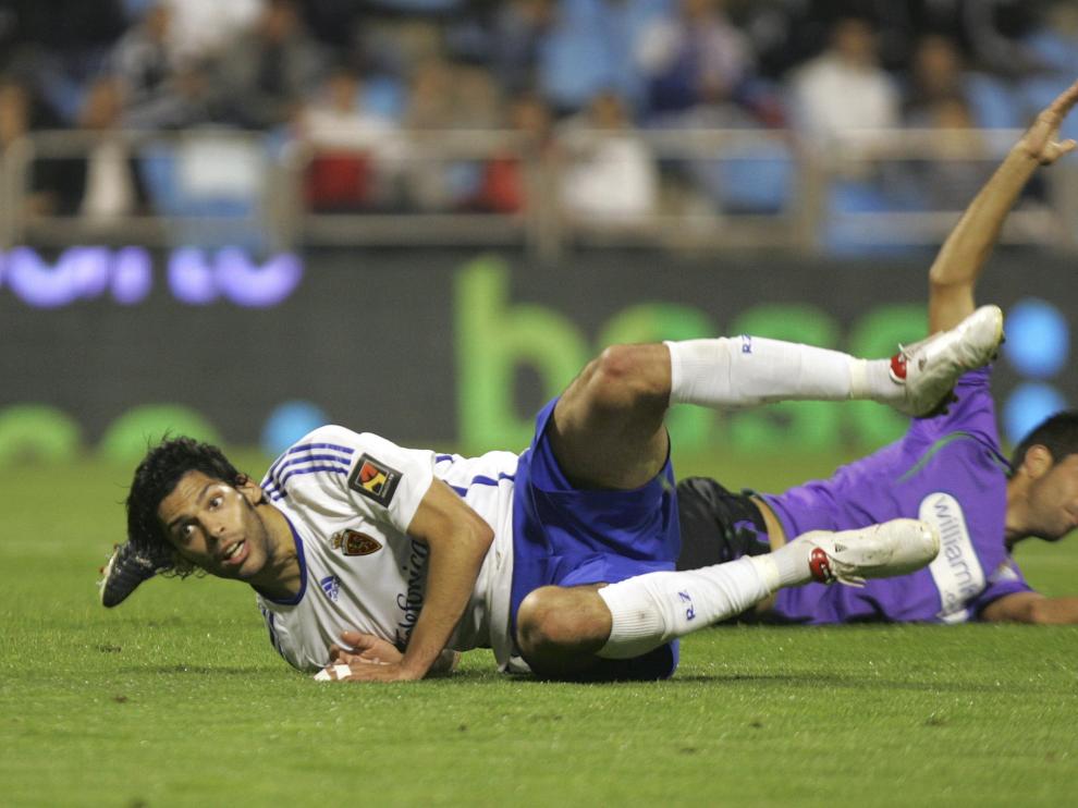 Lafita sigue con su mirada su remate en plancha que dio el gol al Real Zaragoza