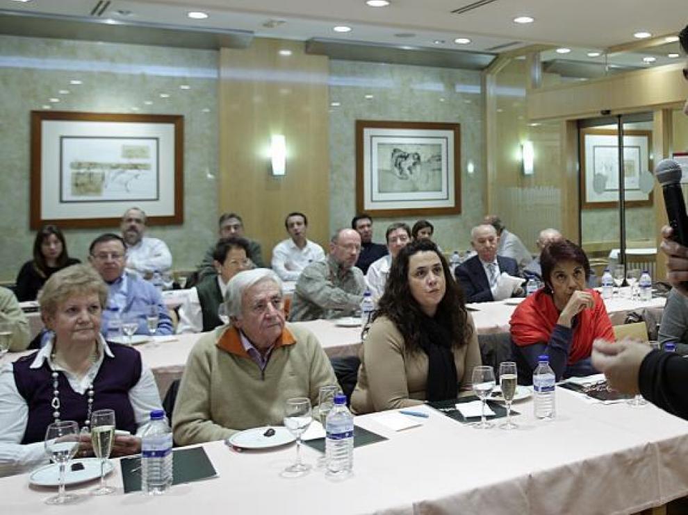 José María Corral durante la charla que ofreció en el 'Club del Gourmet'. Las protagonistas fueron las trufas recién recolectadas.