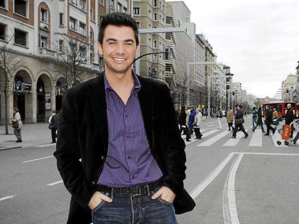 David Civera en el paseo de la Independencia durante su visita a Zaragoza. Hoy firma su último disco en El Corte Inglés de Sagasta