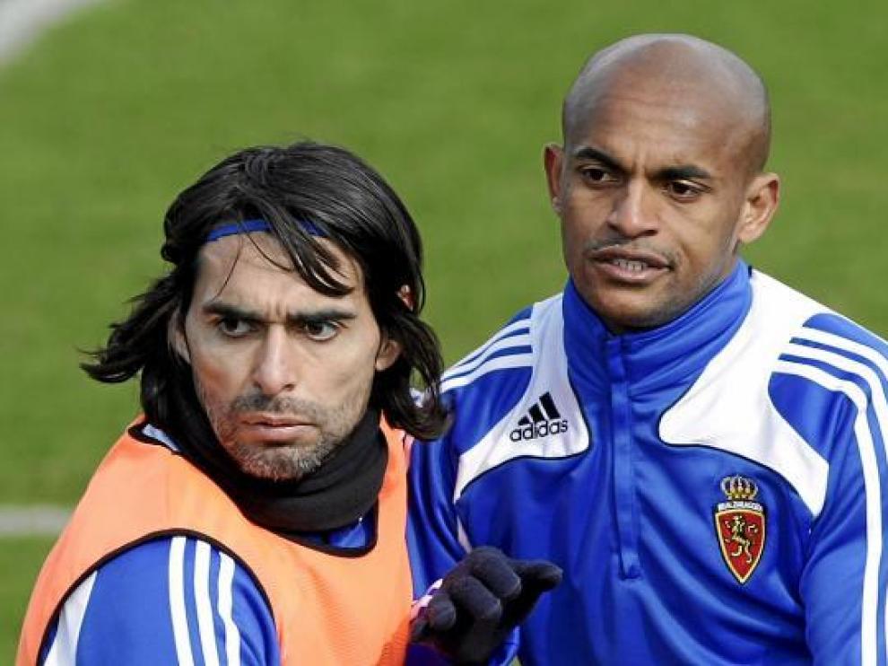 Fabián Ayala y Ewerthon, juntos en un entrenamiento, no cuentan para el nuevo entrenador.