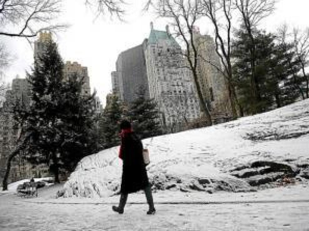 La nieve y las bajas temperaturas complican la vida a media Europa
