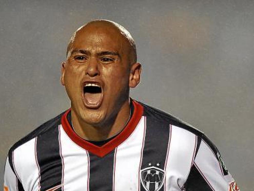 Suazo celebra un gol con el Monterrey mexicano.