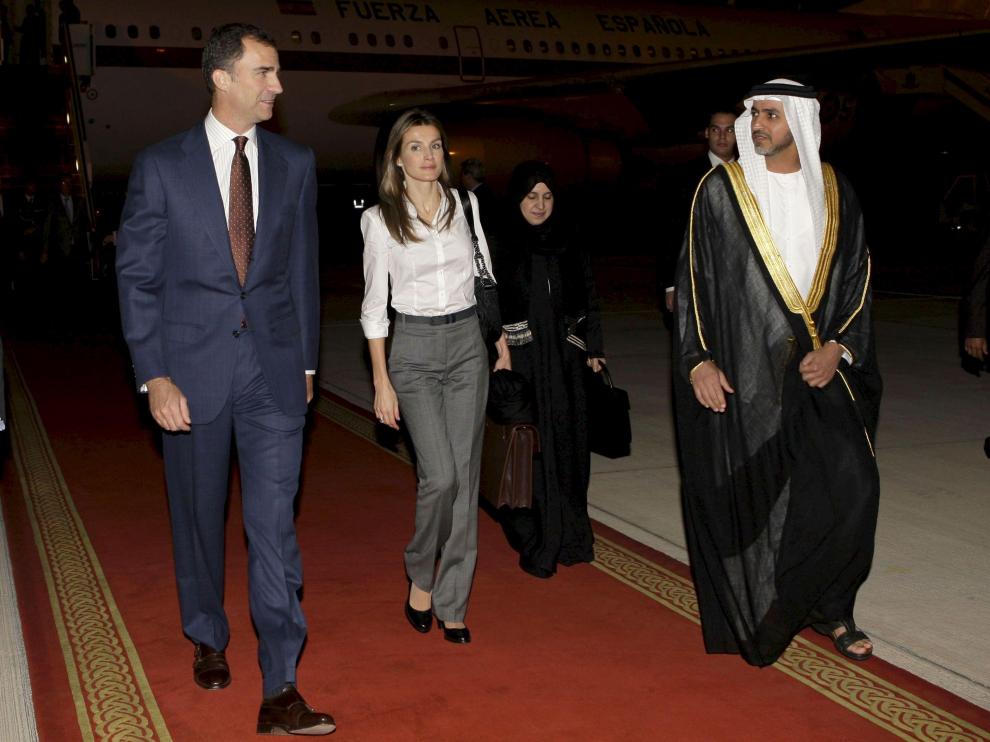 Los Príncipes, con el titular de Transportes de los Emiratos, ayer.