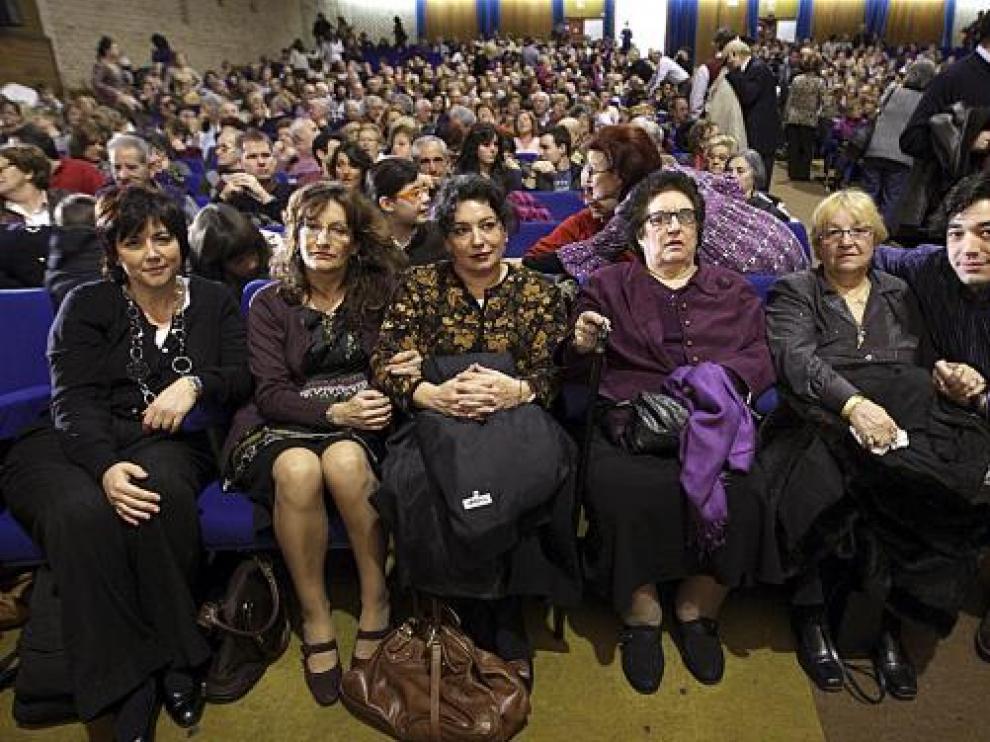 La familia de Mariano Forns estuvo arropada en todo momento por el numeroso público.