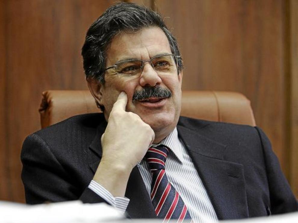 Serena, en la imagen en su despacho de la Audiencia, lleva más de 30 años en la carrera judicial