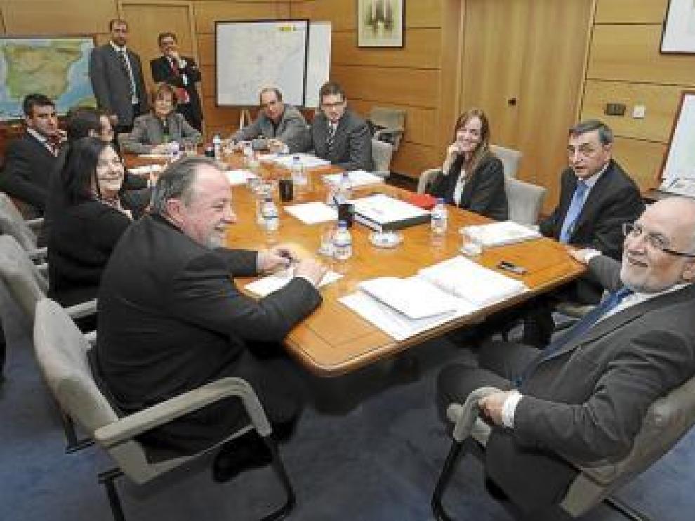Morlán recibió ayer en Madrid a los representantes de Ribagorza.