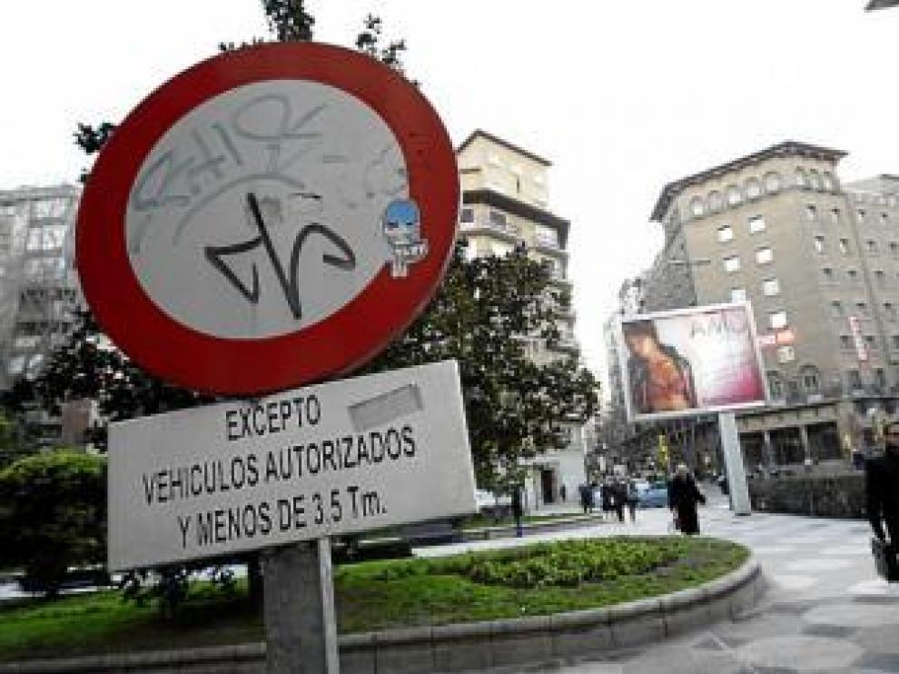 Los vehículos de más de 3,5 toneladas tienen prohibido el paso por el bulevar