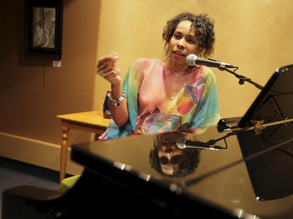 Ludmila Mercerón, presentando su disco en Ámbito Cultural.