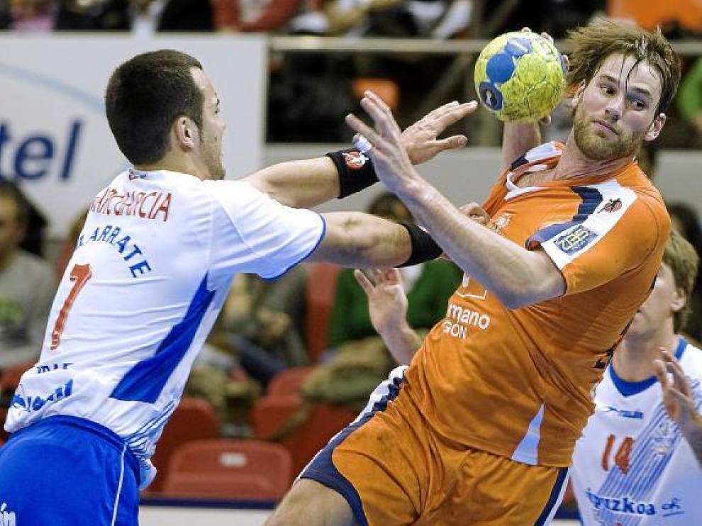 Imagen del partido celebrado ayer entre el CAi Aragón y el Arrate.