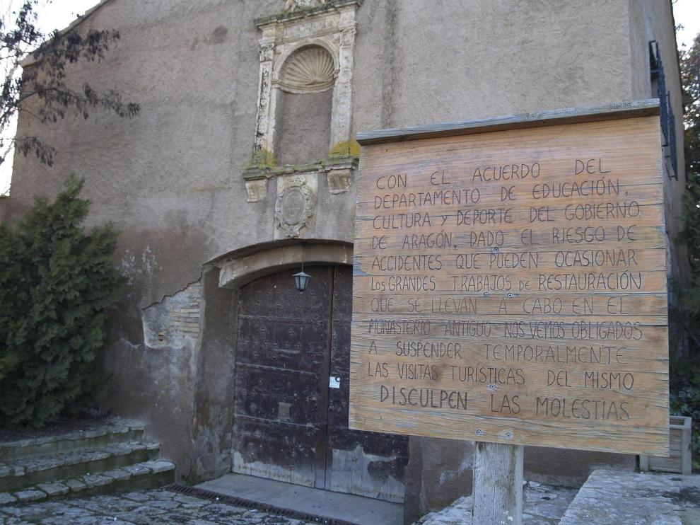 El cartel que se exhibe en la puerta principal se colocó en abril de 2005 y solo se retiró para la Expo