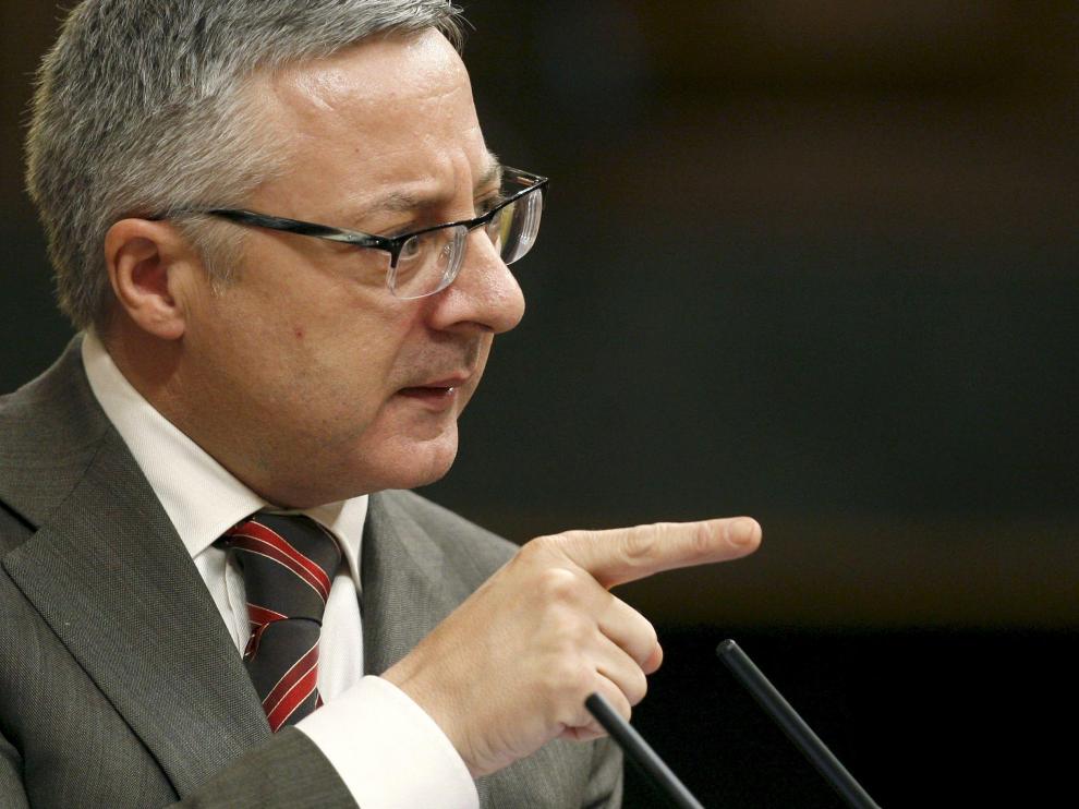 El ministro de Fomento, José Blanco, explicó ayer sus planes ante el recorte presupuestario en una comparecencia en el Congreso.