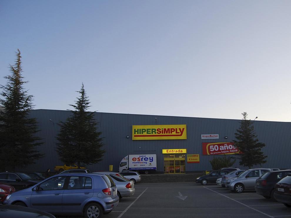 Sabeco de Barbastro, en la foto, no podrá duplicar su superficie comercial.