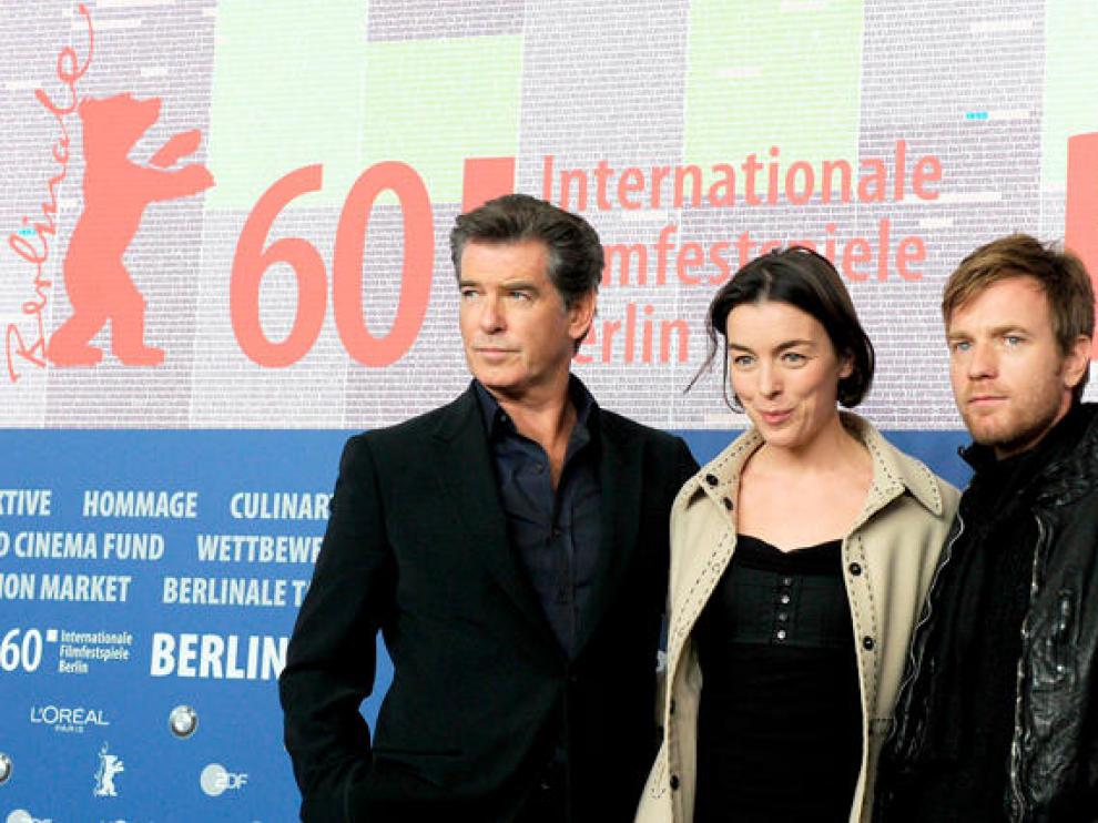 Los actores Pierce Brosnan, Olivia Wiliams e Ewan Mcgregor
