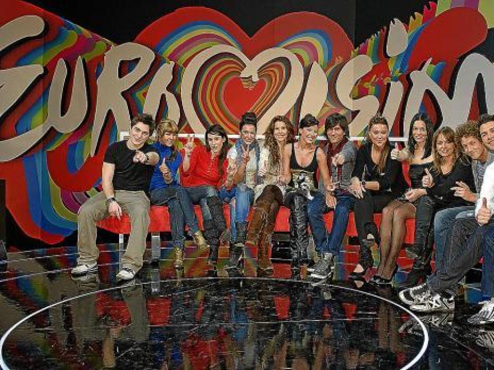 Los finalistas posan en un receso de los ensayos de la gala que se emite hoy
