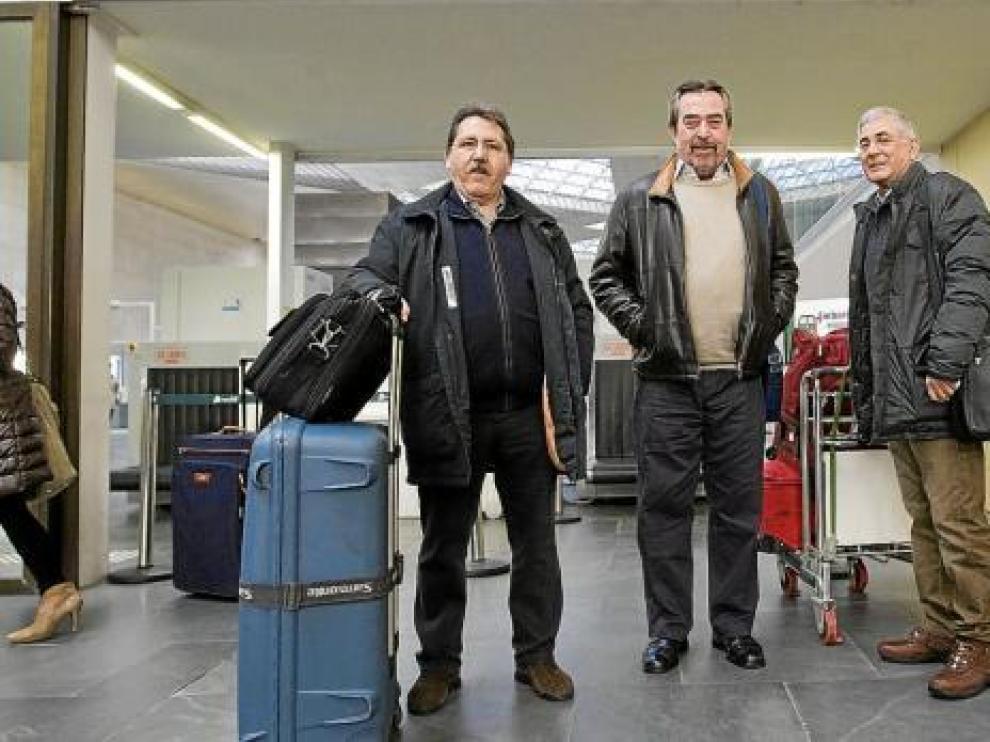 Manuel Teruel, Juan Alberto Belloch y Manuel Blasco, ayer en la estación de Delicias