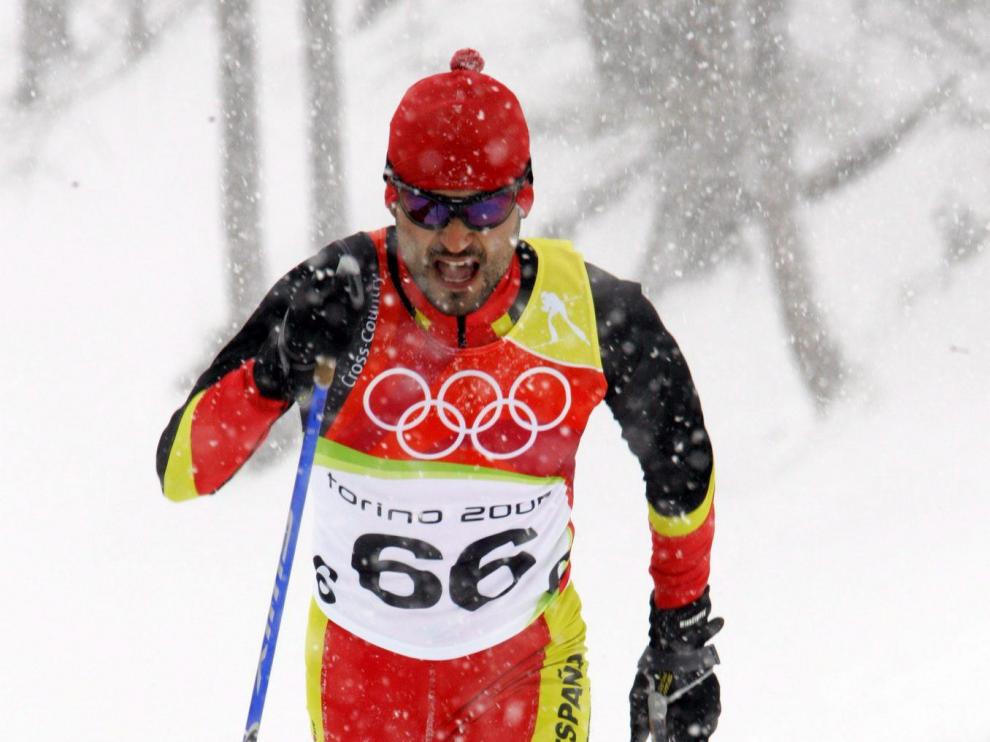 Diego Ruiz se desliza sobre la nieve en Turín