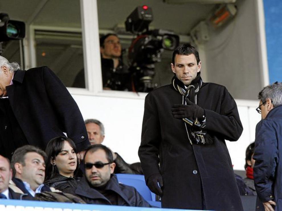 Gustavo Poyet, en el palco de La Romareda, en su última visita en marzo de 2008.