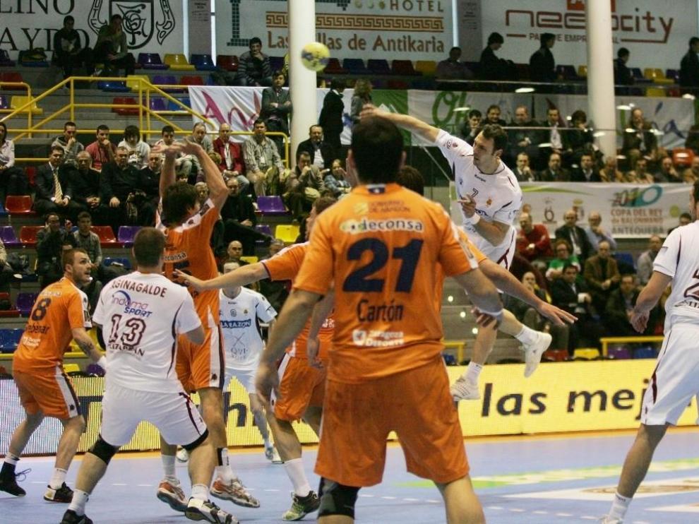 Jerome Fernández marca el 21-22, decisivo.