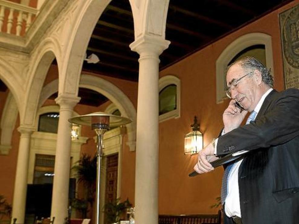 El presidente de Ibercaja, Amado Franco, tras la reunión del miércoles en Sevilla