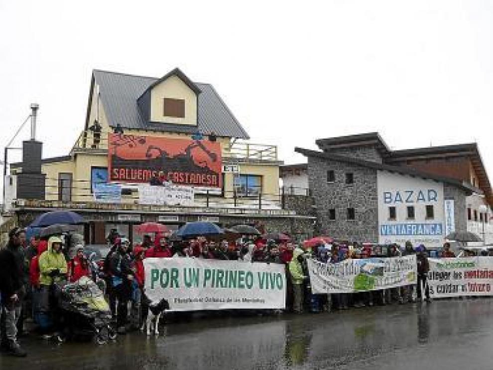 Los manifestantes se concentraron en el Portalet.