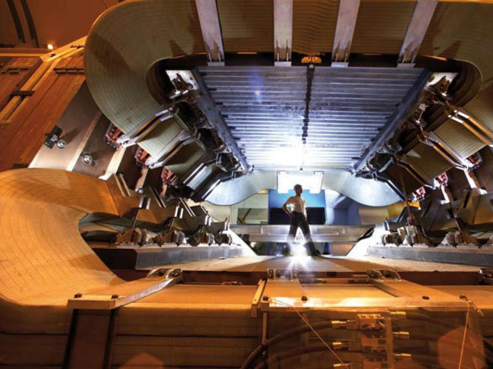 El experimento LHCb pesa 4.500 toneladas y reposa en una enorme caverna