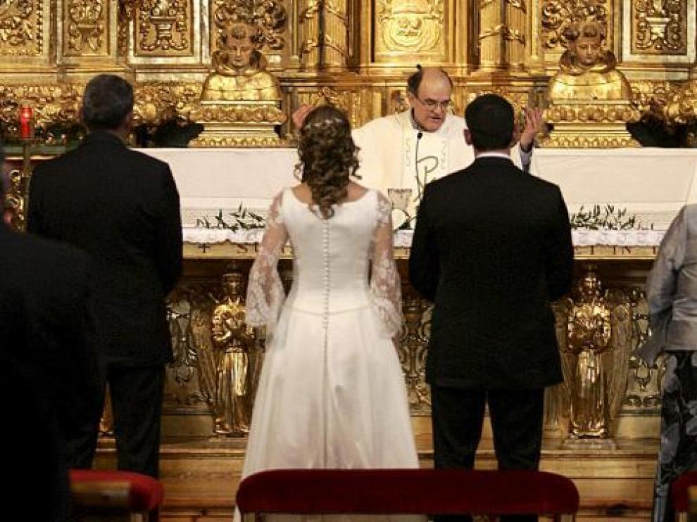 Una boda celebrada en la iglesia de Santo Domingo.