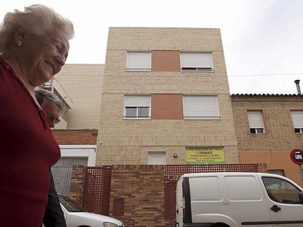 Uno de los pisos ofertados se ubica en la calle de Oviedo de Zaragoza, en el barrio de Torrero.