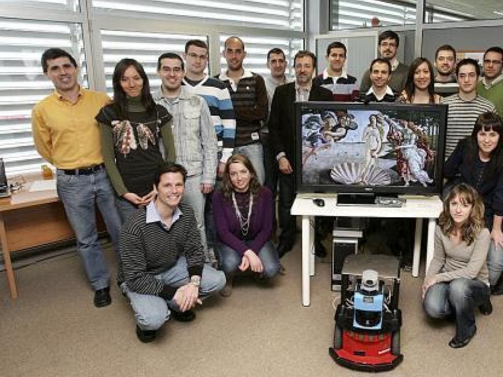 Investigadores aragoneses crean un museo inteligente guiado por un robot
