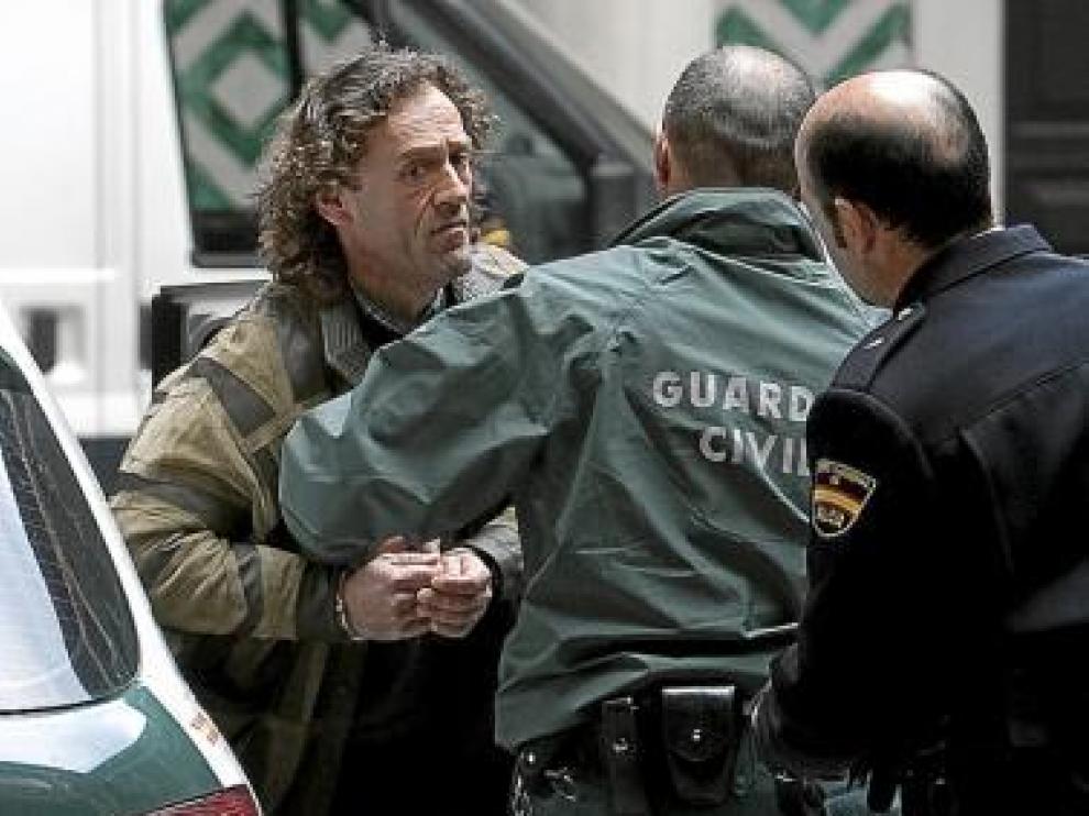 El acusado, a su llegada ayer a la Audiencia de Zaragoza.