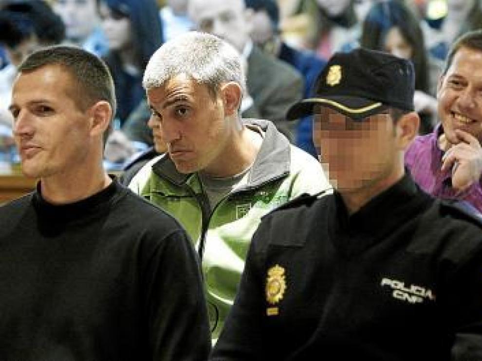 De izda. a dcha., Portu, Sarasola y San Sebastián.