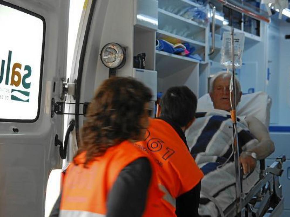 Enrique Catalán, a su llegada al hospital Obispo Polanco de Teruel, donde se recupera del agotamiento.