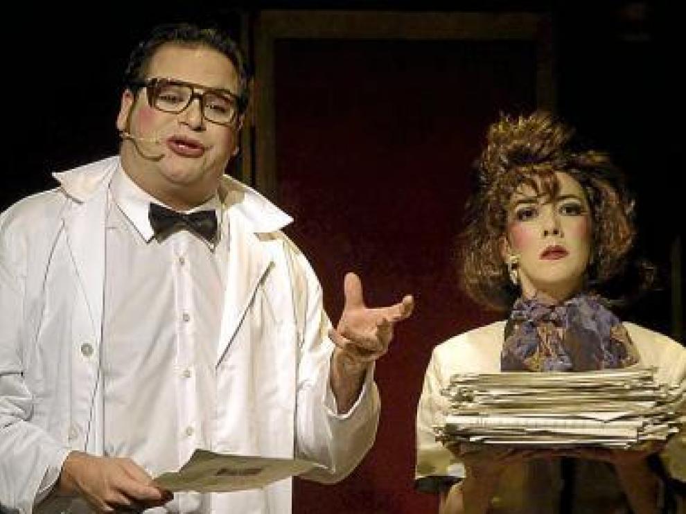 Jorge Usón y Carmen Barrantes, en 'Cabaré de caricia y puntapié'.